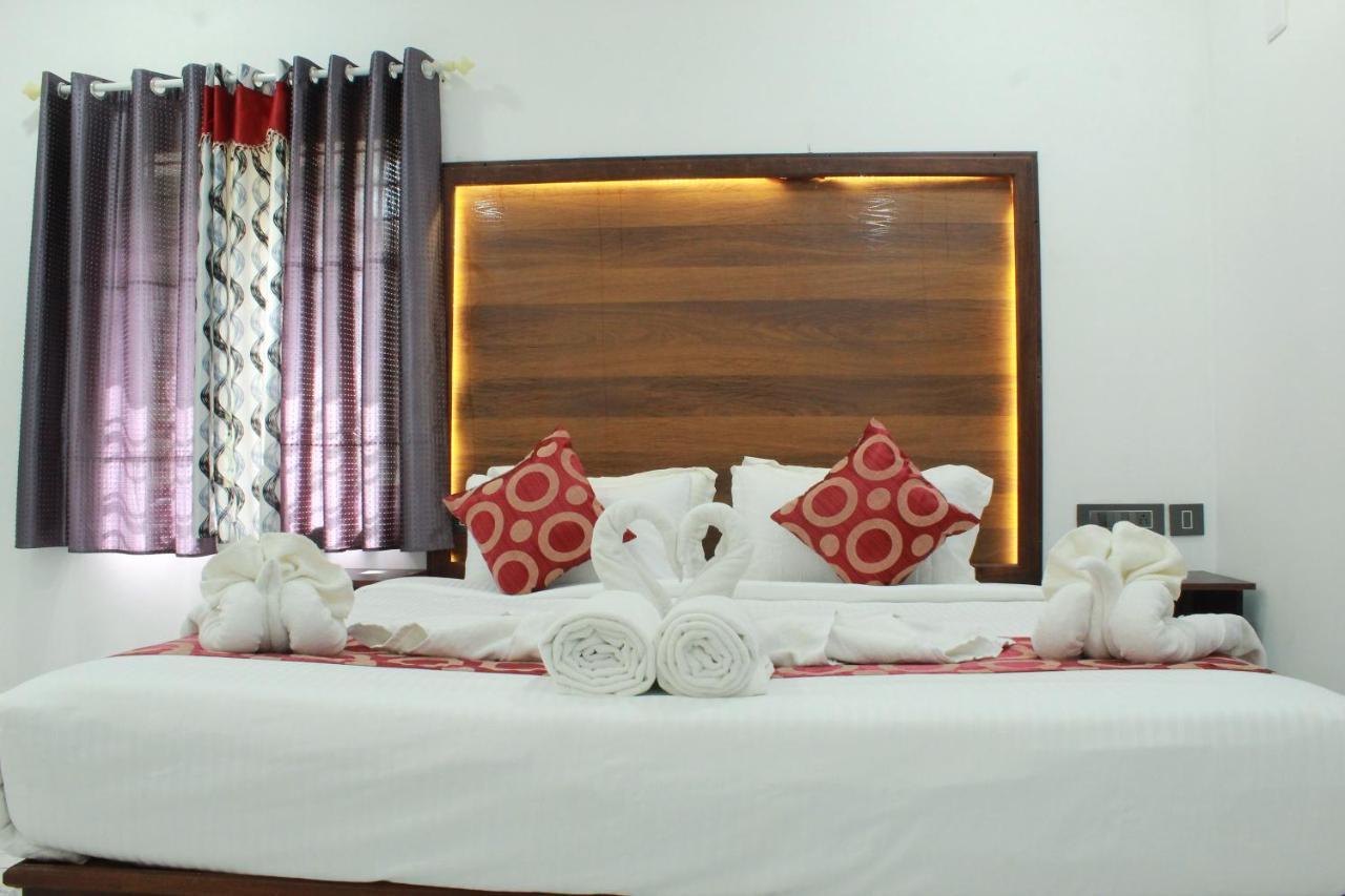 The Mountcourt Hotel มุนนาร์ ภายนอก รูปภาพ