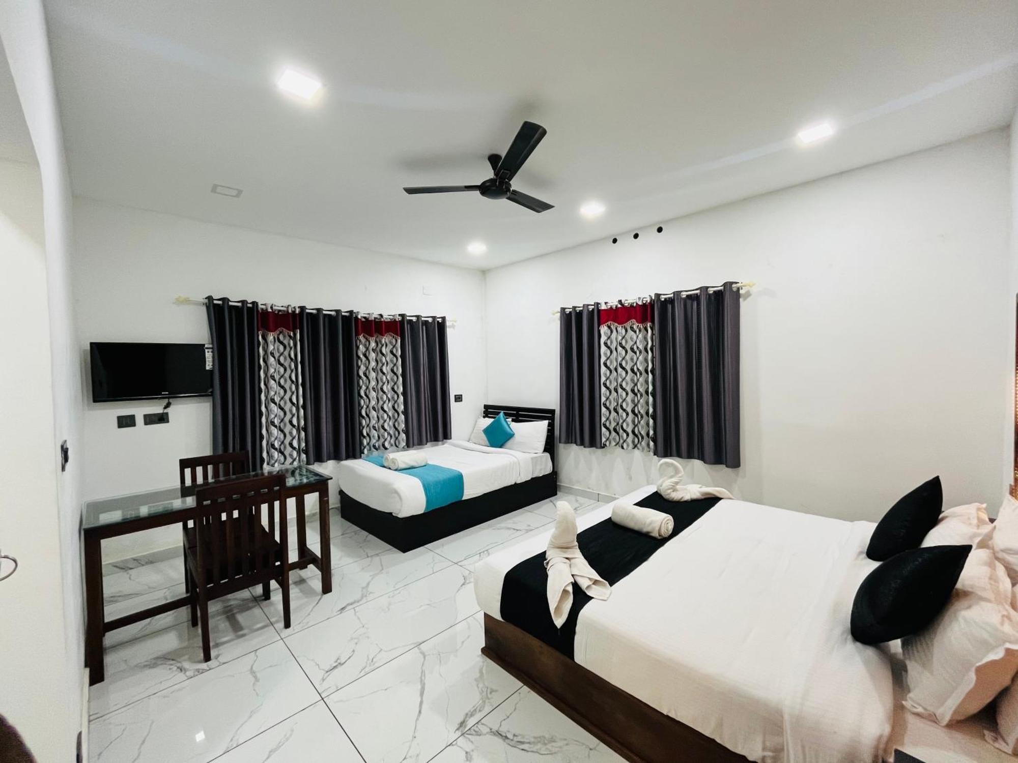 The Mountcourt Hotel มุนนาร์ ภายนอก รูปภาพ